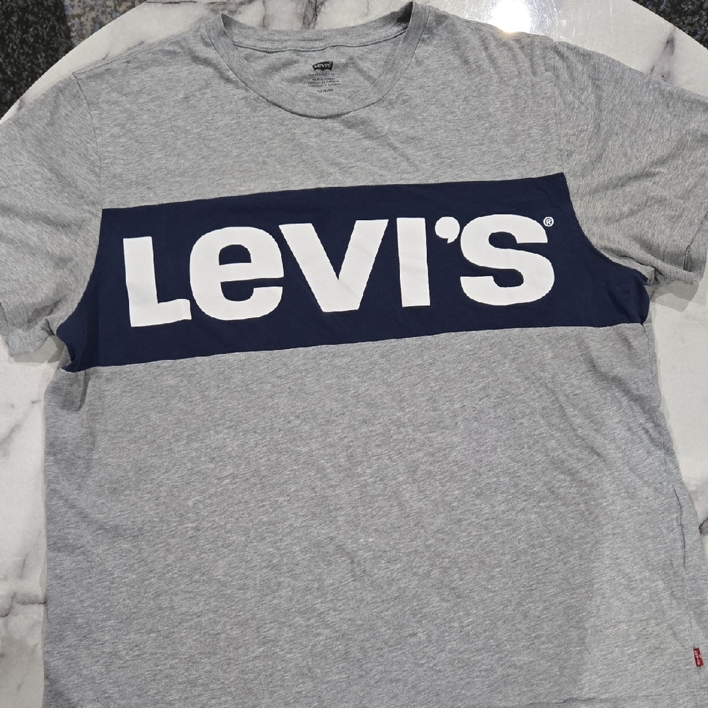 Levi's Women's Gray and Navy T-Shirt